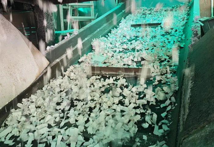 文件粉碎销毁过程